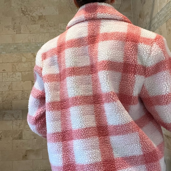 Pink and white teddy coat - Picture 2 of 4